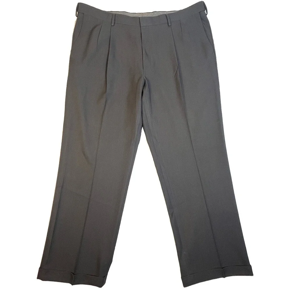 Haggar Premium Comfort Dress Pants Men's 42x30 Charcoal Classic Fit Pleated Cuff